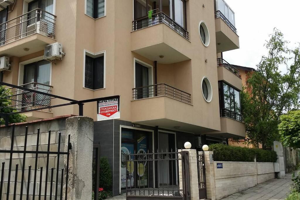 Apartment In The Center Of Sarafovo *